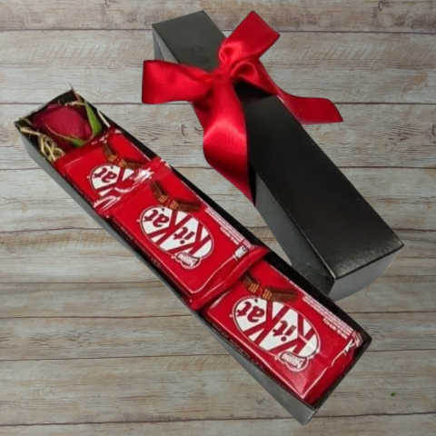 Mimo na Caixa "Preta" com 1 Rosa + 3 Chocolate Kit Kat